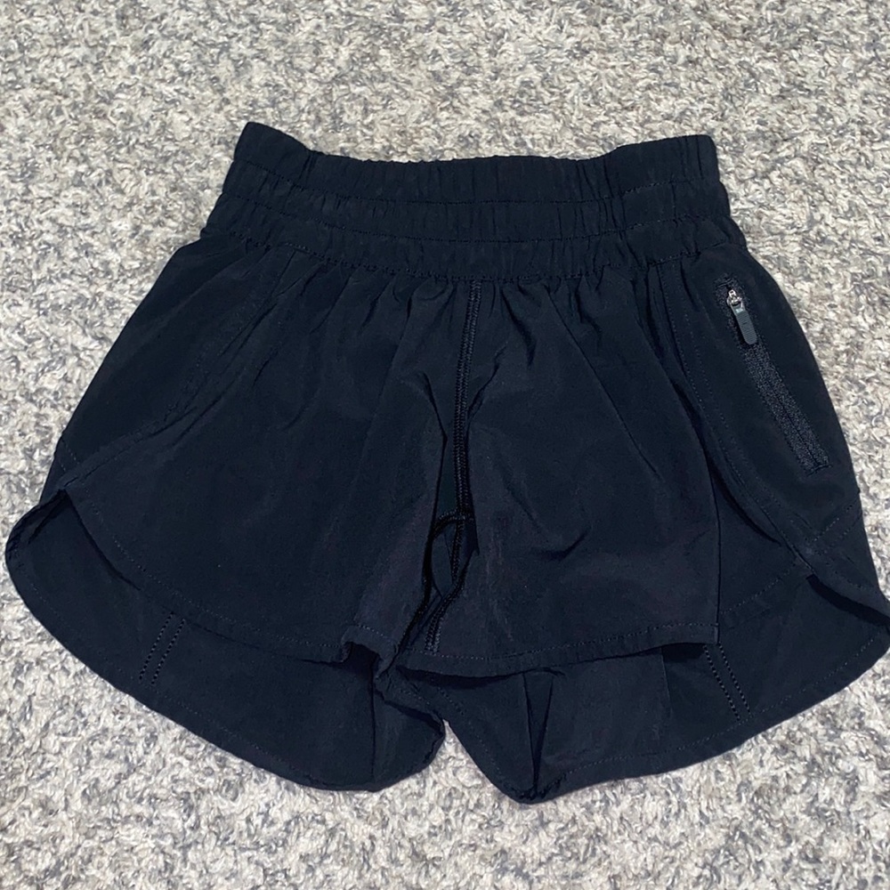 lululemon tracker shorts